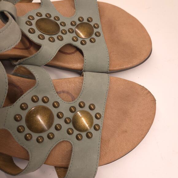 Aetrex Sage Green Leather T-Strap Flat Sandal, Sunburst Dark Brass Trim-Size 8.5 - Picture 6 of 12